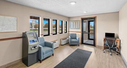 Super 8 by Wyndham Jefferson