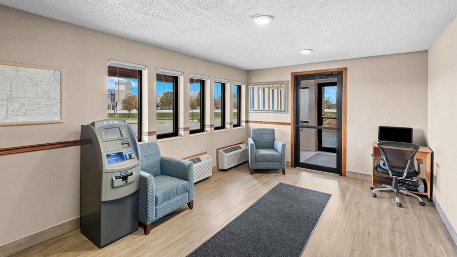 Super 8 by Wyndham Jefferson