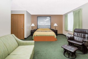 Studio Suite, 1 Queen Bed, Non Smoking | Individually decorated, individually furnished, desk, iron/ironing board