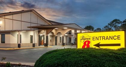 Super 8 by Wyndham Waycross GA
