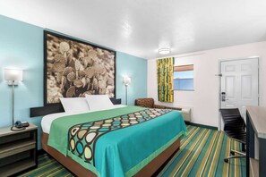 Quarto standard, 1 cama King | Escrivaninha, ferros/tábuas de passar roupa, berços grátis