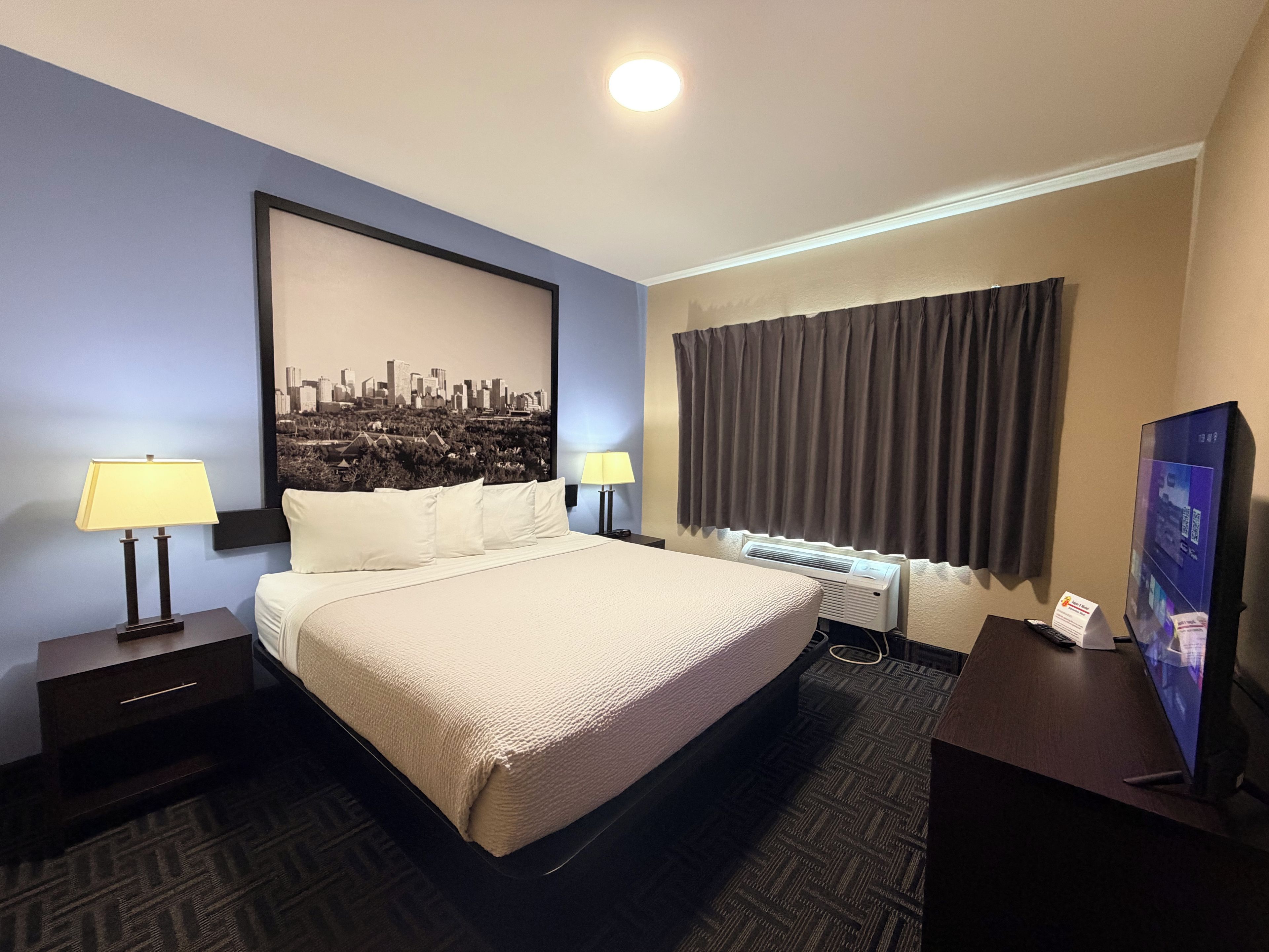 Photo - Super 8 by Wyndham Edmonton/West