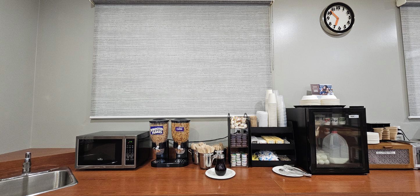Photo - Super 8 by Wyndham Edmonton/West