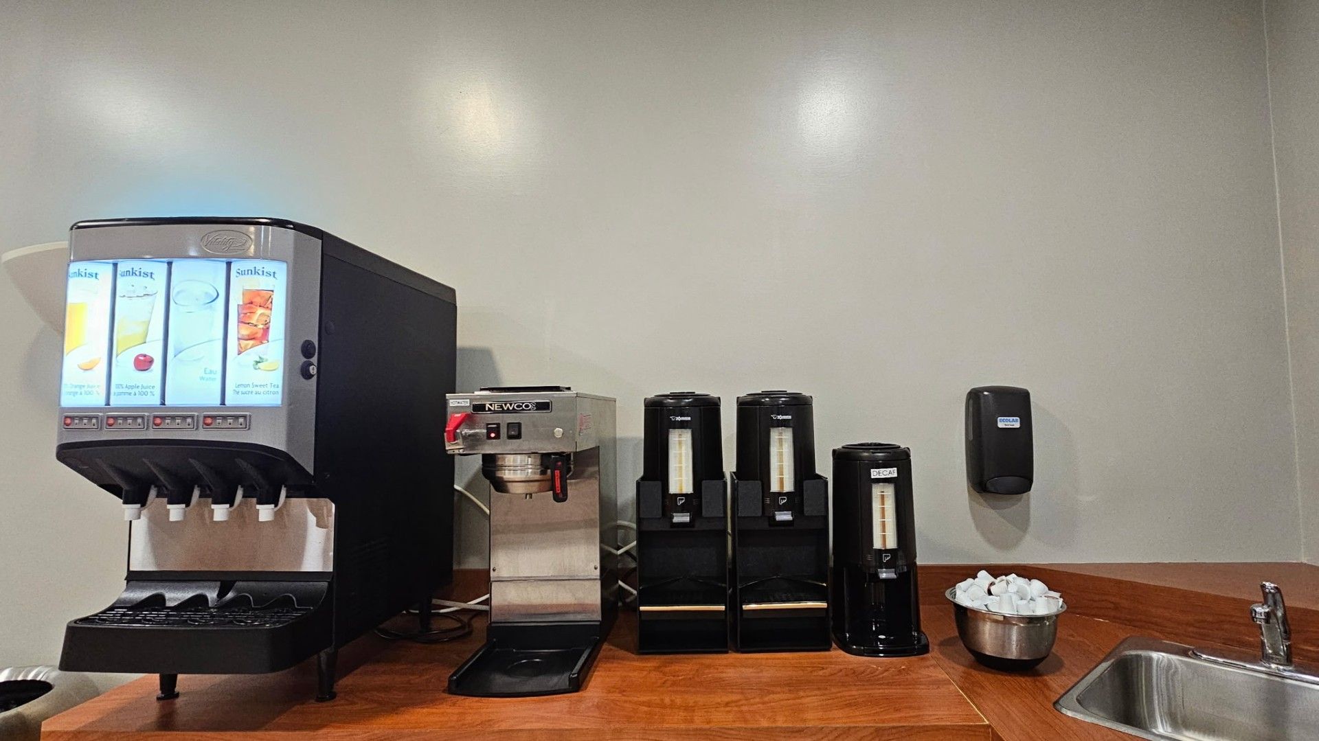 Photo - Super 8 by Wyndham Edmonton/West