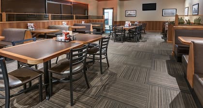 Super 8 by Wyndham Edmonton/West