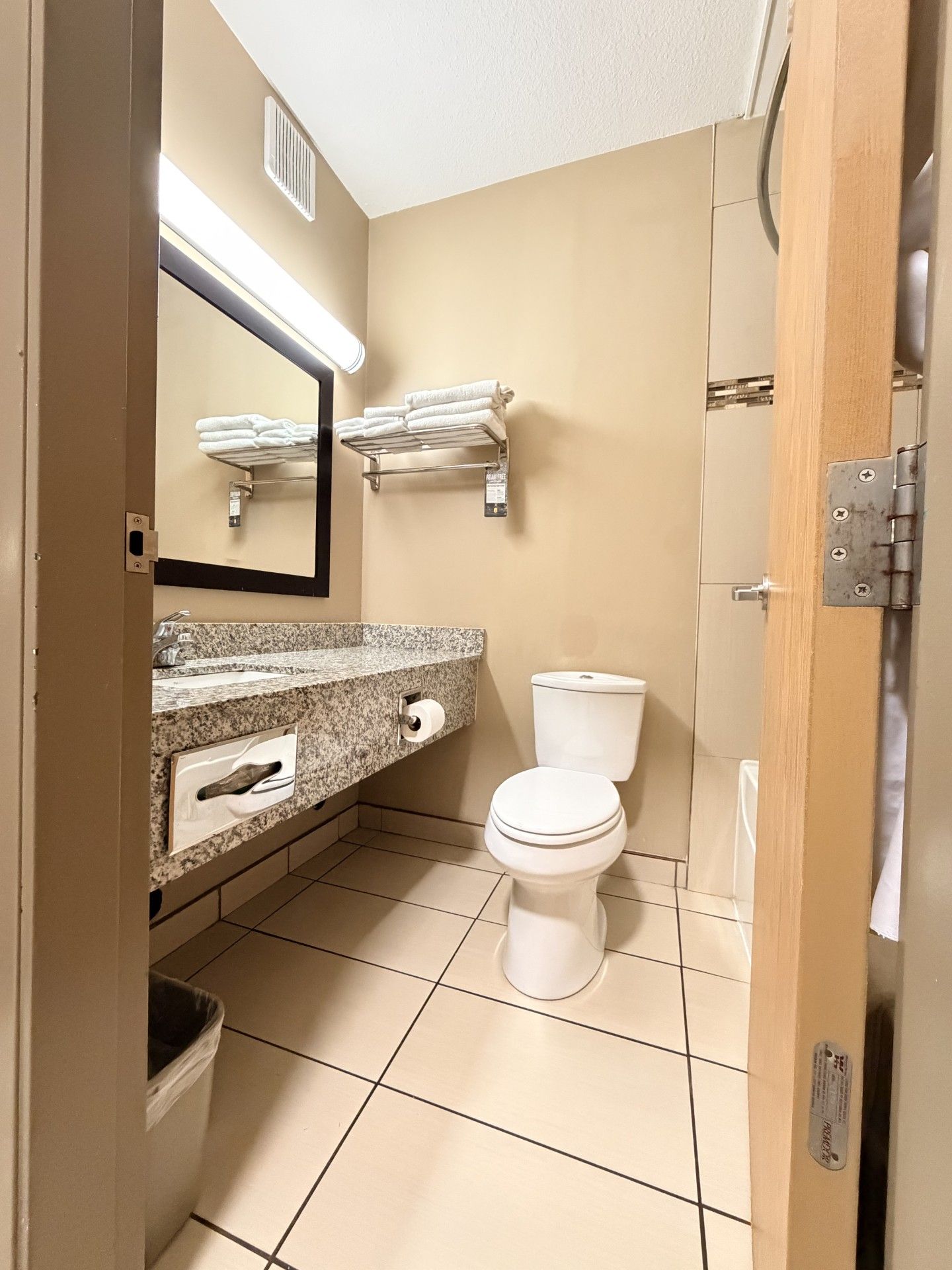 Photo - Super 8 by Wyndham Edmonton/West