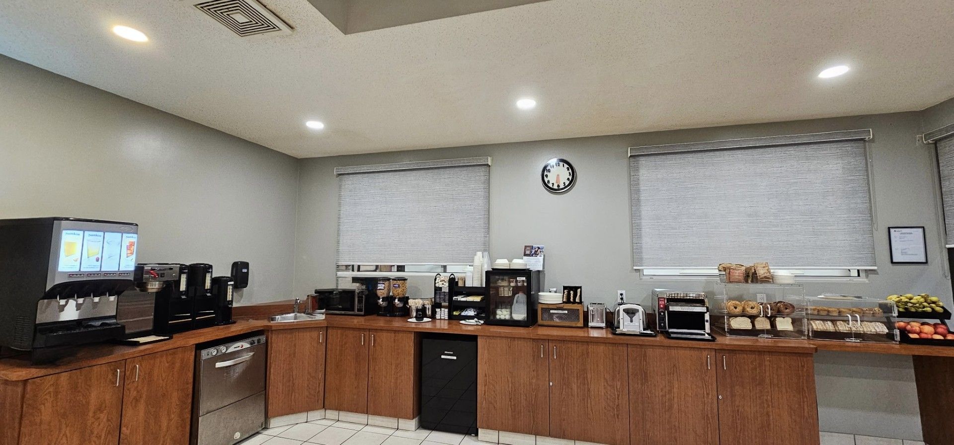 Photo - Super 8 by Wyndham Edmonton/West