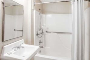 Duschwanne, Komfortbadewanne, kostenlose Toilettenartikel, Haartrockner
