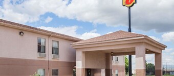 Super 8 by Wyndham Harrisburg