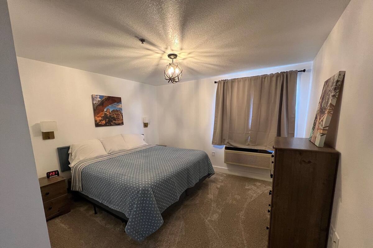 Suite, Non Smoking, Kitchen | Desk, laptop workspace, iron/ironing board, free cribs/infant beds