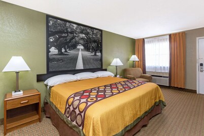 Super 8 by Wyndham Tallulah LA