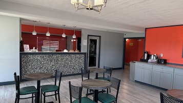 Free daily continental breakfast
