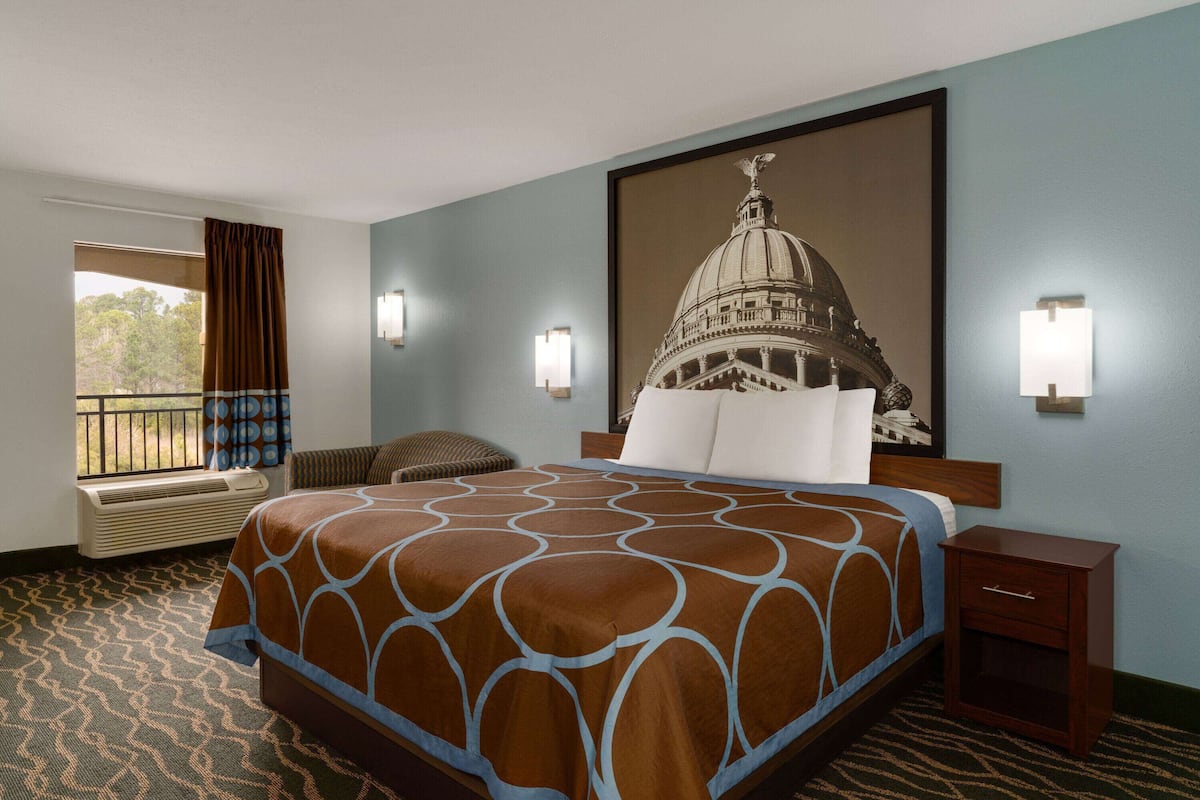 Standard Room, 1 King Bed | Desk, iron/ironing board, cots/infant beds, rollaway beds