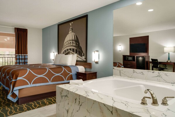 Studiosvit Deluxe - 1 kingsize-säng - rökare | Skrivbord, strykjärn/strykbräda, barnsängar och extrasängar