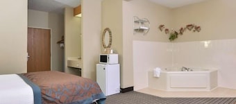 Regency Inn Geneseo IL I-80