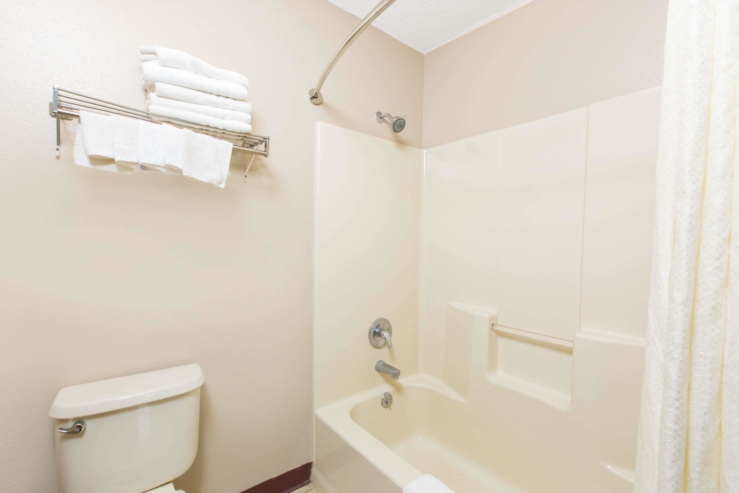 وحدات دش مع أحواض استحمام، حوض استحمام عميق