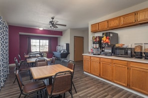 Free daily continental breakfast