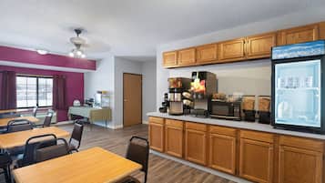 Sudah termasuk sarapan ala kontinental setiap hari