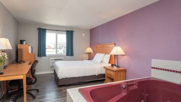 套房, 1 張加大雙人床, 非吸煙房 | 書桌、熨斗/熨衣板、免費搖籃/嬰兒床、免費無線上網