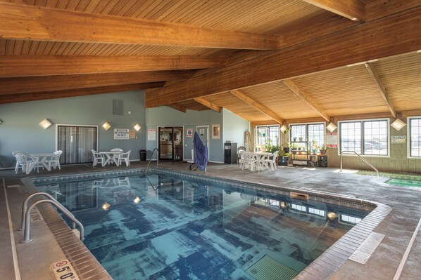 Indoor pool, pool loungers