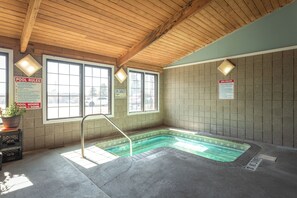 Indoor spa tub