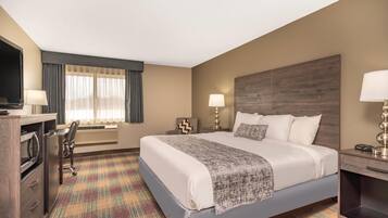 Schreibtisch, Bügeleisen/Bügelbrett, kostenlose Babybetten