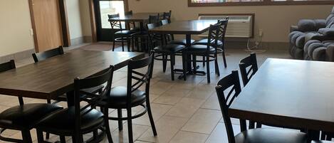 Continentaal ontbijt inbegrepen