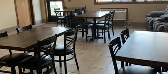 Super 8 by Wyndham Phillips