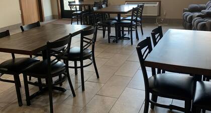 Super 8 by Wyndham Phillips