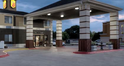 Super 8 by Wyndham Victoria/North/Mall Area