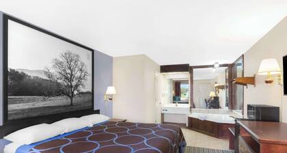 Super 8 by Wyndham Whiteville