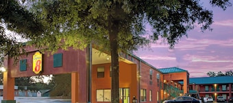 Super 8 by Wyndham Gainesville