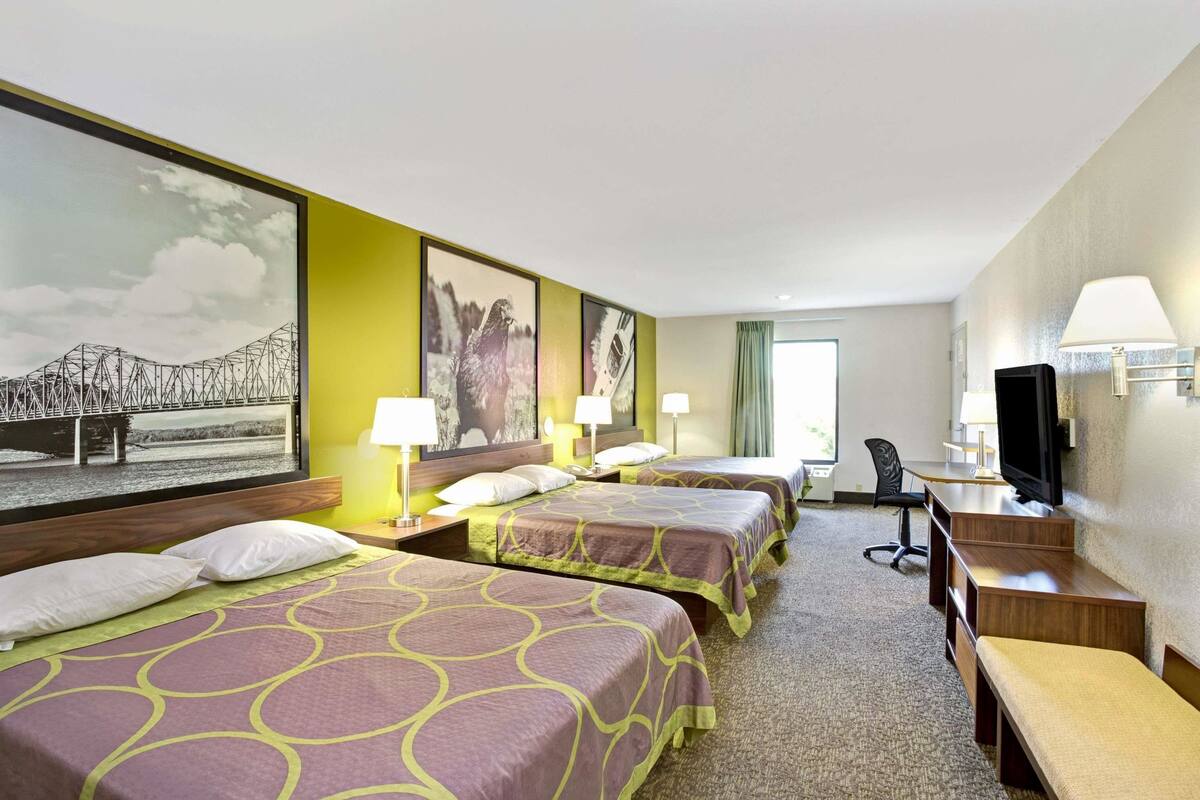 Studio Suite, Multiple Beds, Non Smoking | Desk, blackout drapes, iron/ironing board, cribs (surcharge)