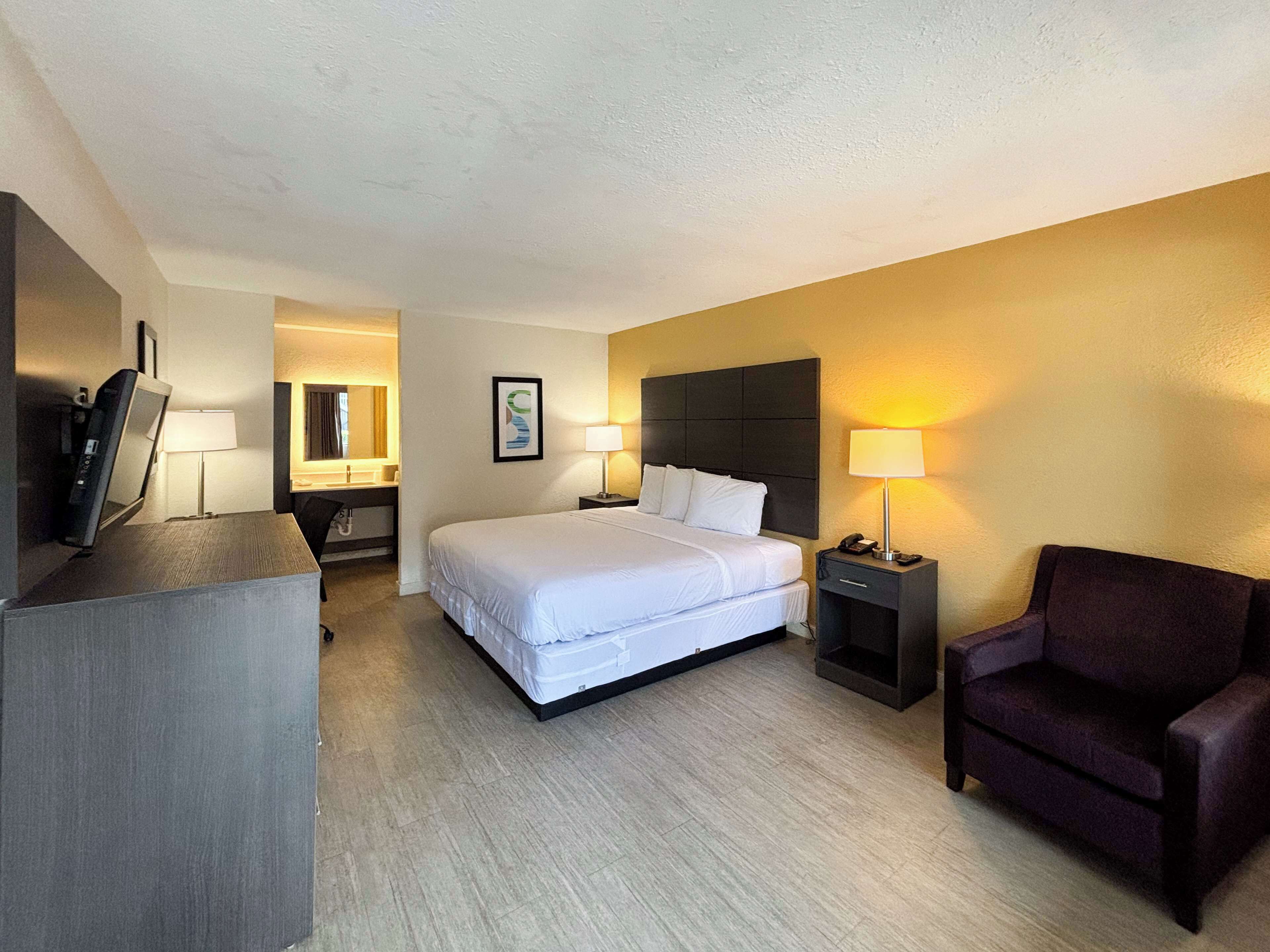 Free WiFi, bed sheets, alarm clocks