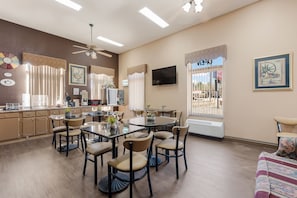 Breakfast area