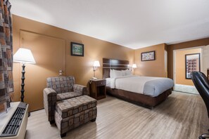 1 bedroom, premium bedding, pillow-top beds, desk
