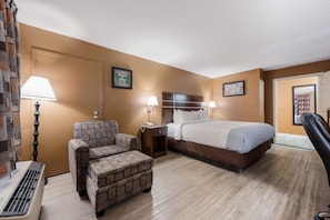 1 bedroom, premium bedding, pillow-top beds, desk