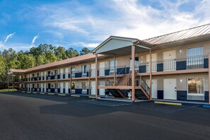 Exterior - Econo Lodge Selmer (Selmer)