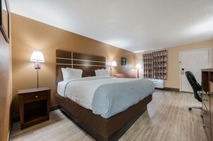 1 bedroom, premium bedding, pillowtop beds, desk