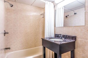 Ducha, artículos de higiene personal gratuitos y secador de pelo