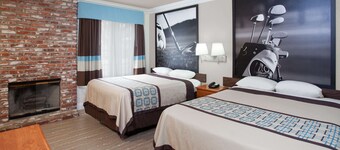 Super 8 by Wyndham Santa Clarita/Valencia