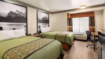 Bureau, fer et planche à repasser, lits pliants/supplémentaires