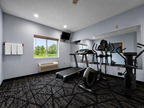Gym - Super 8 by Wyndham Huntington (Huntington)