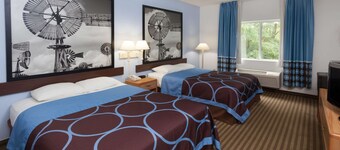 Super 8 by Wyndham Huntington