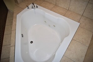 Standard Suite, 1 King Bed, Non Smoking, Jetted Tub