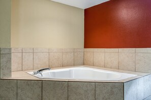 Standard Suite, 1 King Bed, Non Smoking, Jetted Tub | Jetted tub