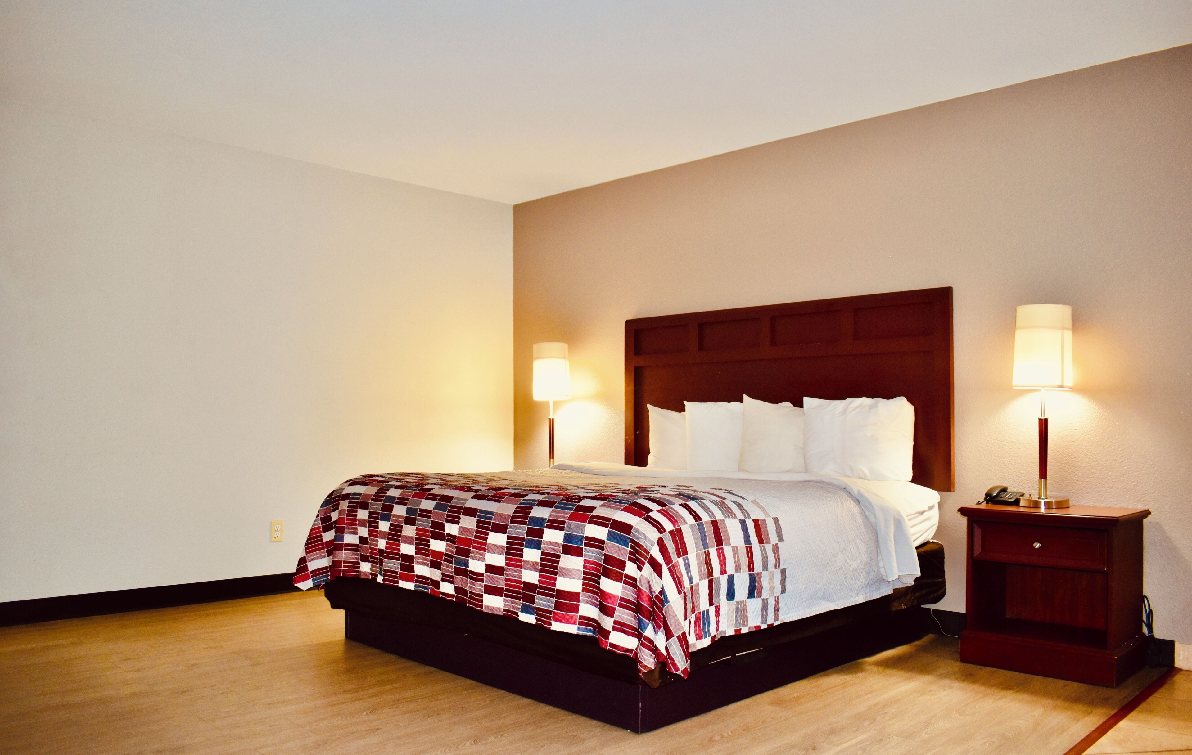Premium bedding, desk, blackout drapes, soundproofing