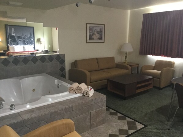 Studio Suite, 1 King Bed, Non Smoking | Deep-soaking bathtub