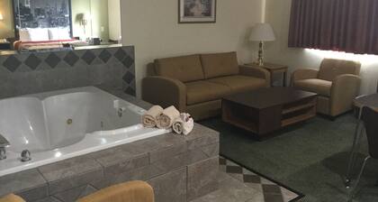 Super 8 by Wyndham West Middlesex/Sharon Area