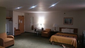 Studio Suite, Multiple Beds, Non Smoking, Microwave | Desk, iron/ironing board, free cribs/infant beds, free WiFi